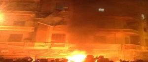  بالصور…اقتحام مقر الحرية والعدالة بدمنهور…وإحراق محتويات الحزب خارج المقر