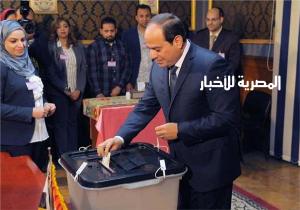 الرئيس السيسي يدلي بصوته في مصر الجديدة
