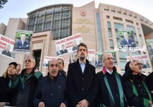 محاكمة صحفيين معارضين بتركيا وسط توتر حاد