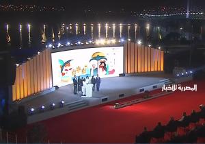 الرئيس السيسي يشاهد عرضًا للهوية البصرية لمحافظة أسوان خلال حفل «أسبوع الصعيد»