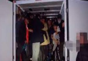 الشرطة المقدونية تعثر على 42 مهاجرا داخل شاحنة بحدود اليونان