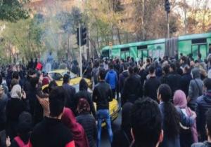 تظاهرات ضخمة فى "أرومية" و"سنندج" و"شيراز" بإيران وأنباء عن سقوط قتلى