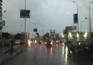 أمطار خفيفة ومتوسطة ضربت موجة من الطقس السيئ مساء أمس الجمعة أنحاء محافظة أسيوط