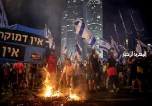 الإسرائيليون يُصعّدون احتجاجاتهم ضد حكومة «نتنياهو» لمنع المُصادقة النهائية على تشريعات تمس «القضاء»