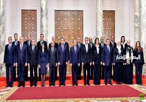 الوزراء المصريون الجدد ونوابهم أدوا اليمين الدستورية أمام الرئيس السيسي