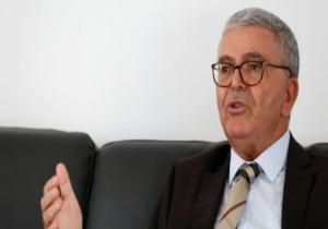 وزير الدفاع التونسى السابق يكشف تفاصيل إحباط محاولة انقلاب على قايد السبسى
