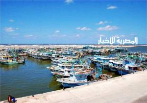 بسبب نوة الغطاس.. إغلاق ميناء برج البرلس بكفر الشيخ لليوم الثاني