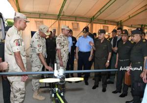 رئيس أركان حرب القوات المسلحة يتفقد معرض البحوث الفنية للقوات المسلحة
