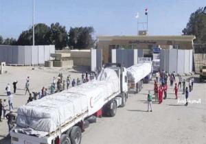 وصول 180 شاحنة مساعدات إلى غزة عبر معبري رفح وكرم أبو سالم