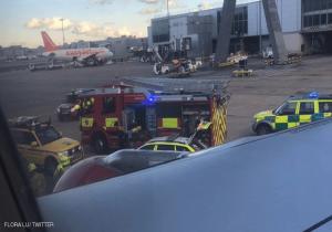 طائرة روسية تدهس عاملا في مطار بريطاني