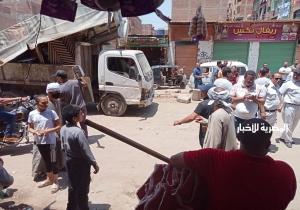 حي العجوزة يشن حملة إشغالات بـ"أرض اللواء" / صور