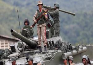 زعيم المعارضة الفنزويلى يقول إن الجيش يدعمه والحكومة تقول إنها متماسكة