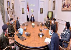 الرئيس السيسي يوجه بتعزيز جهود تطوير ورفع كفاءة الطرق والمحاور المرورية بمختلف المناطق في القاهرة الكبرى