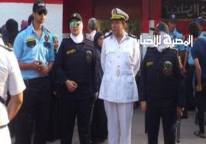 الشرطة النسائية تؤمن الفتيات من التحرش بوسط البلد فى احتفالات العيد