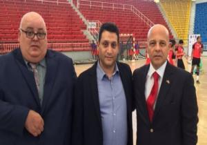 سفير مصر بأنجولا يحضر مباراة منتخب مصر للصالات