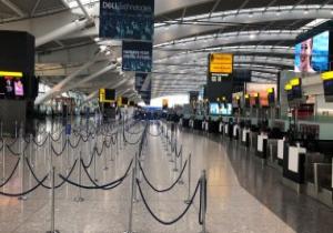 بريطانيا: مطار هيثرو يبدأ تجهيز بوابة للقادمين من دول القائمة الحمراء لكورونا