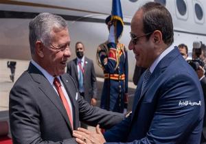 الرئيس السيسي يستقبل ملك الأردن لدى وصوله مطار القاهرة | فيديو