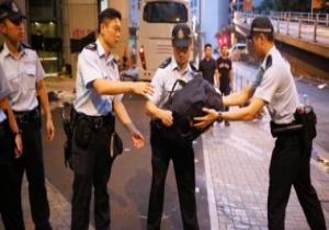 شرطة هونج كونج توجه اتهامات بالتخريب لعشرات الناشطين الديمقراطيين