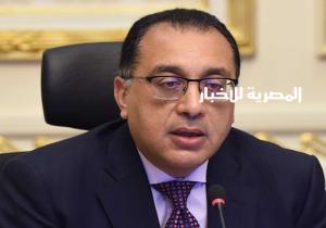 رئيس الوزراء يستقبل رئيس الحكومة اللبنانية بمطار القاهرة