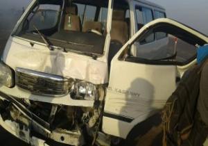 "الصحة": إصابة 16 مواطنا فى حادث تصادم سيارتين بالعبور