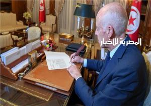 الرئيس التونسى يقرر وقف منح وامتيازات أعضاء المجلس الأعلى للقضاء