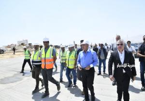 وزير النقل ورئيس «اقتصادية قناة السويس» يتابعان أعمال تطوير ميناء العين السخنة / صور