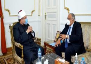 وزير الأوقاف يبحث مع السفير إيهاب جمال الدين أوجه التعاون المشترك