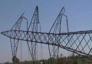 انهيار برج كهرباء بجسر السويس بسبب انفجار أنبوبة غاز داخل “عشة” أسفله