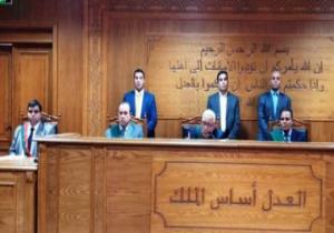 الجنايات تستكمل اليوم محاكمة أحمد شفيق بتهمة إهدار المال العام ‏