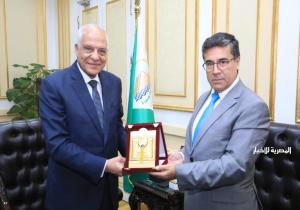 محافظ الجيزة يلتقي سفير دولة الإكوادور في مصر