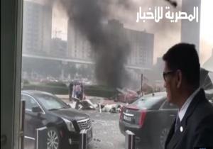 دبي.. سقوط رافعة واحتراق 3 سيارات في شارع الشيخ زايد