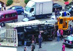 لغز شاحنة حزب الله "المقلوبة" يشعل اشتباكات وجدلا في لبنان