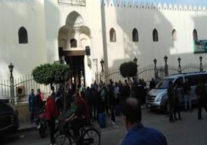 وصول جثمان والدة حسن الرداد إلى مسجد عمرو بن العاص بدمياط
