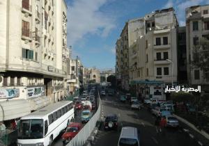 رفع إشغالات شارع الأزهر خلال حملة مشتركة لحيي الموسكي ووسط القاهرة