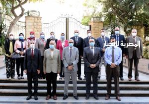 جامعة المنصورة تكرم أعضاء اللجنة العلمية لمواجهة كورونا بالمستشفيات الجامعية