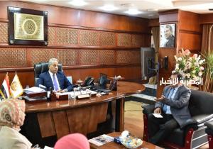 وزير القوى العاملة يلتقي سفير بنجلاديش في القاهرة لبحث ملفات مشتركة