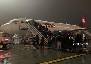 سفارة مصر في بوخارست توفر أتوبيسات لنقل المصريين إلى المطار تمهيدًا للمغادرة بطائرة الإجلاء
