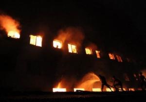 الحماية المدنية بالقليوبية تسيطر علي حريق شب بمصنع بلاستيك بالقناطر