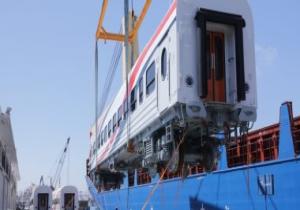 السكة الحديد تنقل دفعة عربات روسية جديدة من ميناء الإسكندرية لورش القاهرة