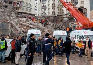 تركيا : ارتفاع حصيلة ضحايا الزلزال إلى 3381 قتيلاً و20436 جريحًا