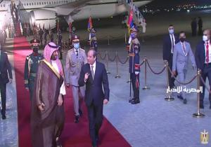 مراسم استقبال رسمية لولي العهد السعودي بمطار القاهرة | فيديو
