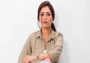 بإطلالة صباحية من داخل سيارتها.. أحدث ظهور لـ منة فضالي