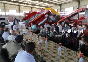 محافظ الوادي الجديد يوجه بدعم المشروعات الصغيرة لأهالي قرية أبو منقار (صور)