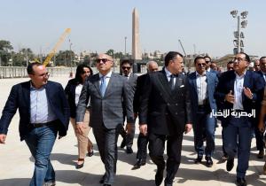 رئيس الوزراء يتجول بالمتحف المصري الكبير لمتابعة آخر مستجدات الأعمال | صور