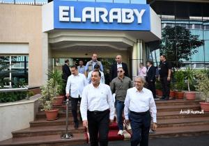 رئيس الوزراء يزور مصنع "العربي ـ تويواتشي" لإنتاج الزجاج الهندسي| صور