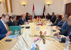 جلسة مباحثات رسمية بين وزير الخارجية والهجرة ونظيره السوداني في بورسودان