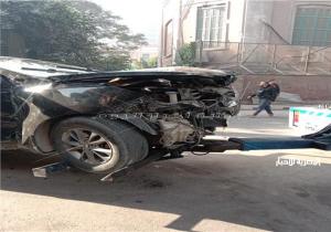 سقوط سيارة ملاكي من أعلى كوبري أكتوبر بوسط البلد