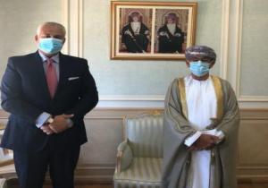 سفير مصر فى مسقط يبحث مع وزير الصحة العمانى تعزيز التعاون بين البلدين