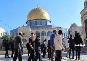 عشرات المستوطنين يقتحمون المسجد الأقصى المبارك