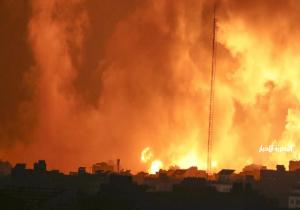قصف إسرائيلي عنيف على منازل بوسط قطاع غزة